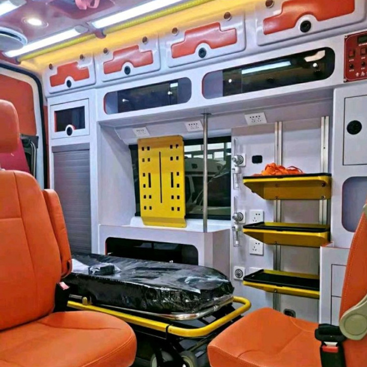 响水镇长途救护车护送病人租赁价格